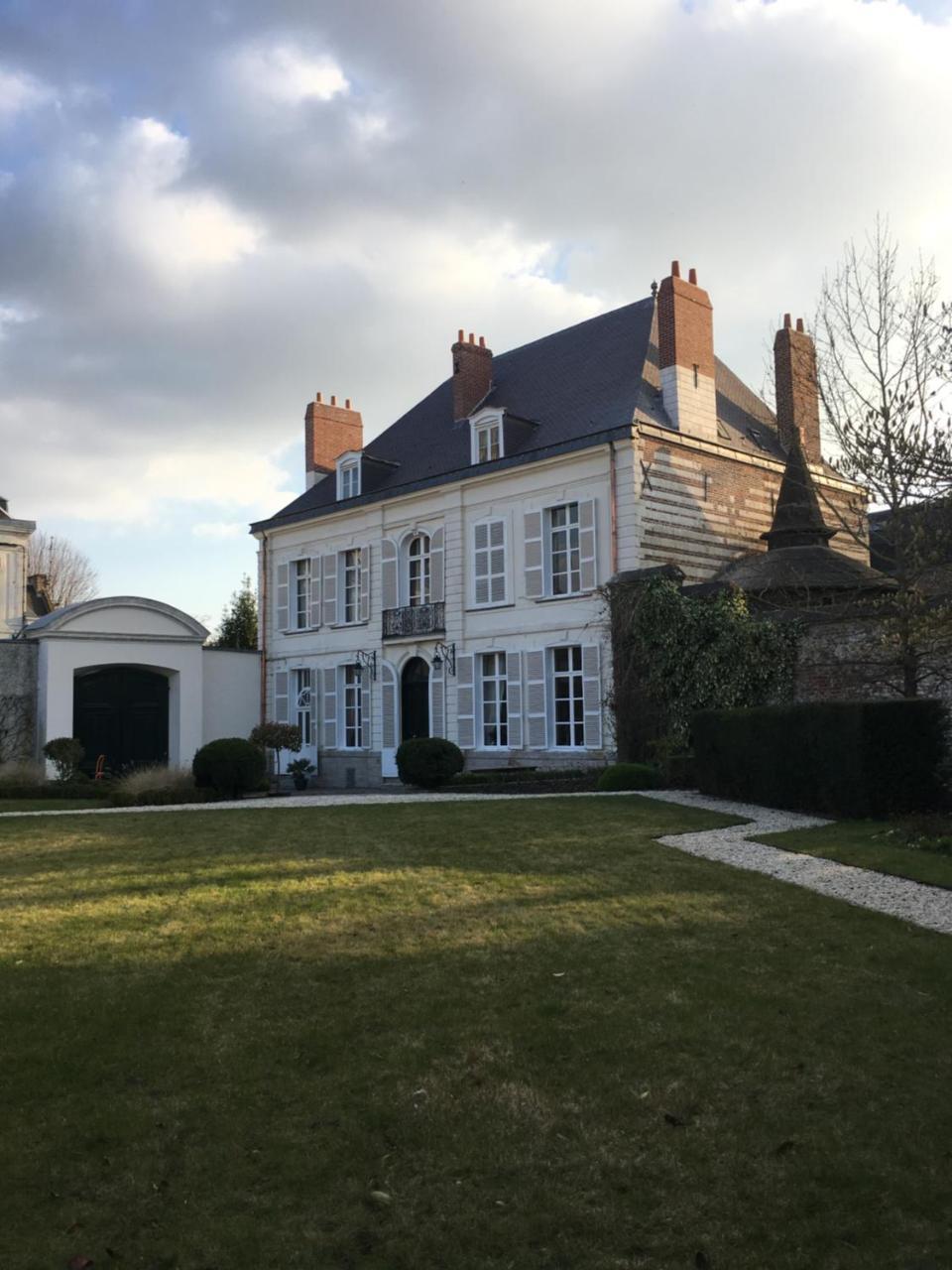 Bed and Breakfast Entre Cour Et Jardin Arras Exterior foto