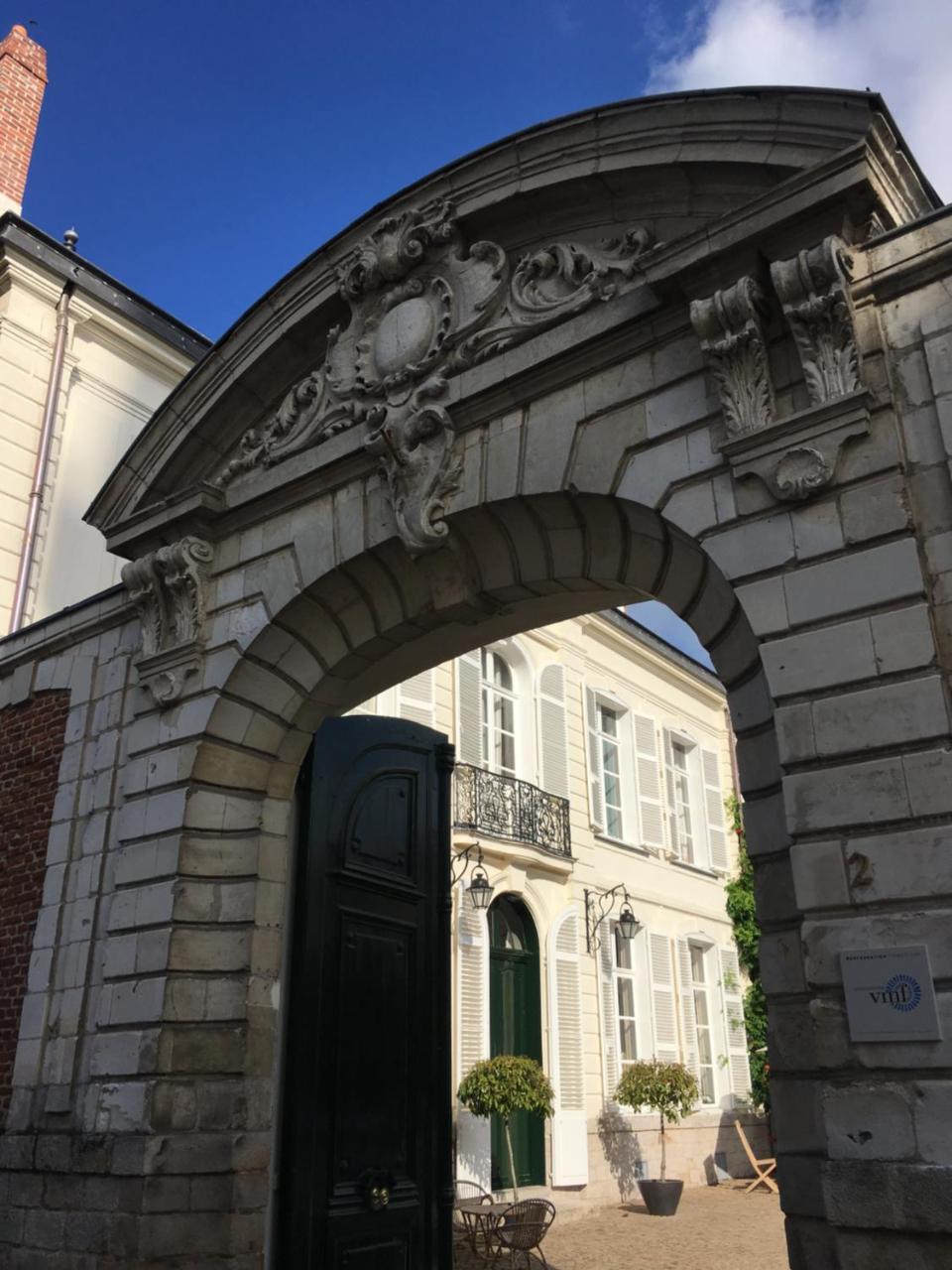 Bed and Breakfast Entre Cour Et Jardin Arras Exterior foto